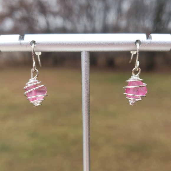 65. 3 Pairs of Drop Earrings - Picture 4 of 10